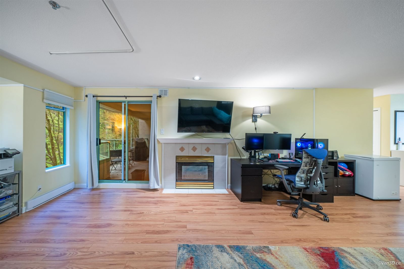 Listing Image 4