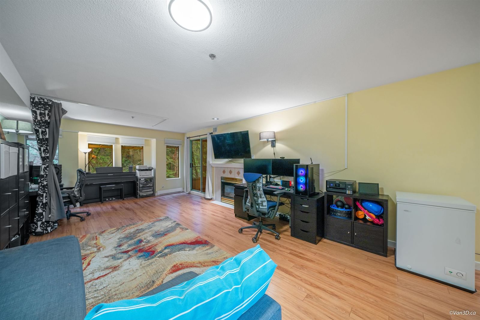 Listing Image 5