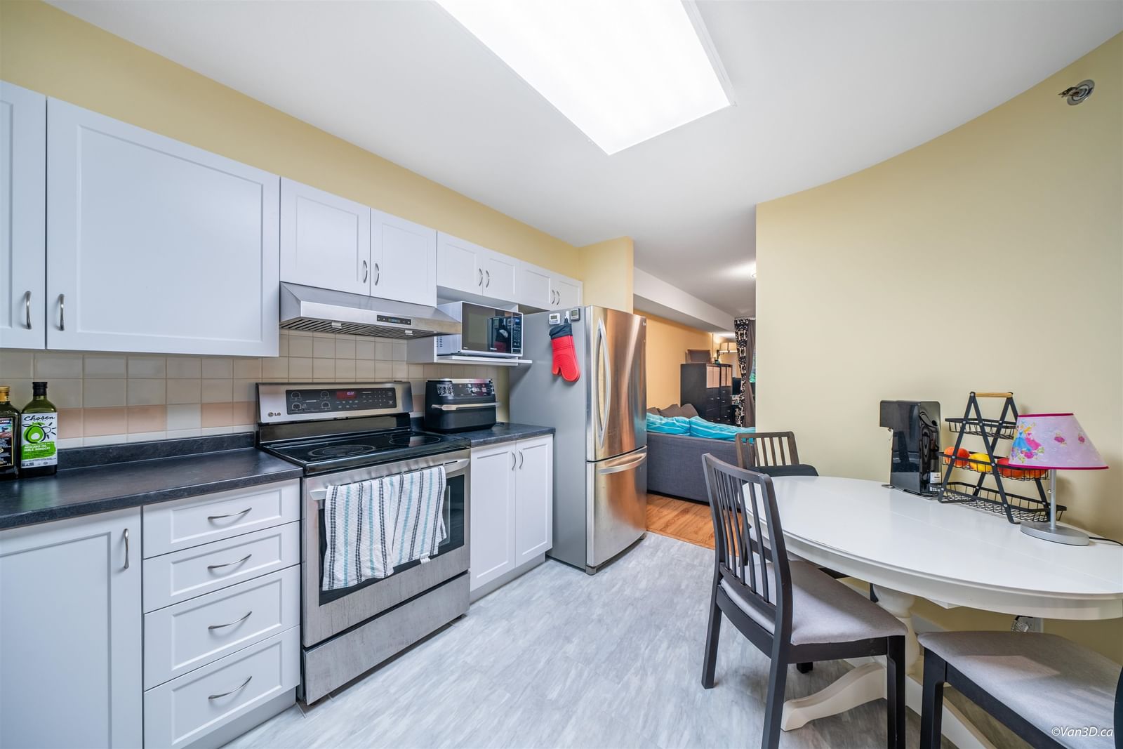 Listing Image 9