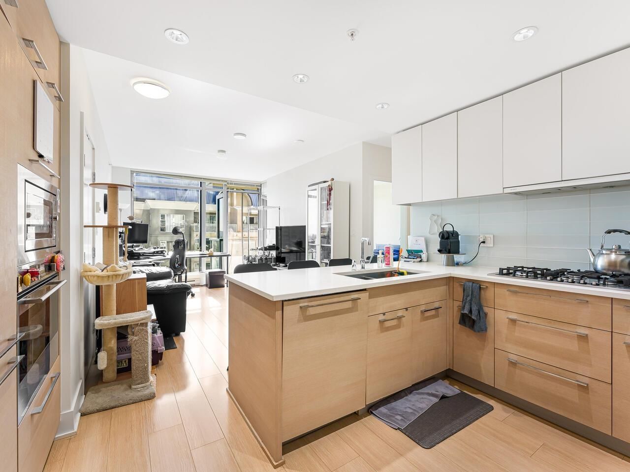 Listing Image 10
