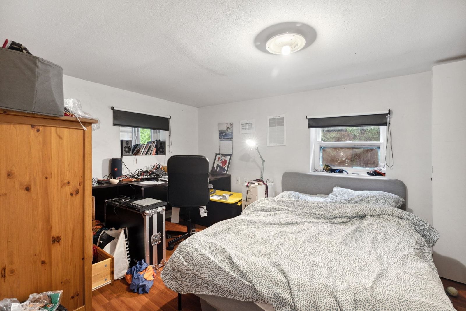 Listing Image 16