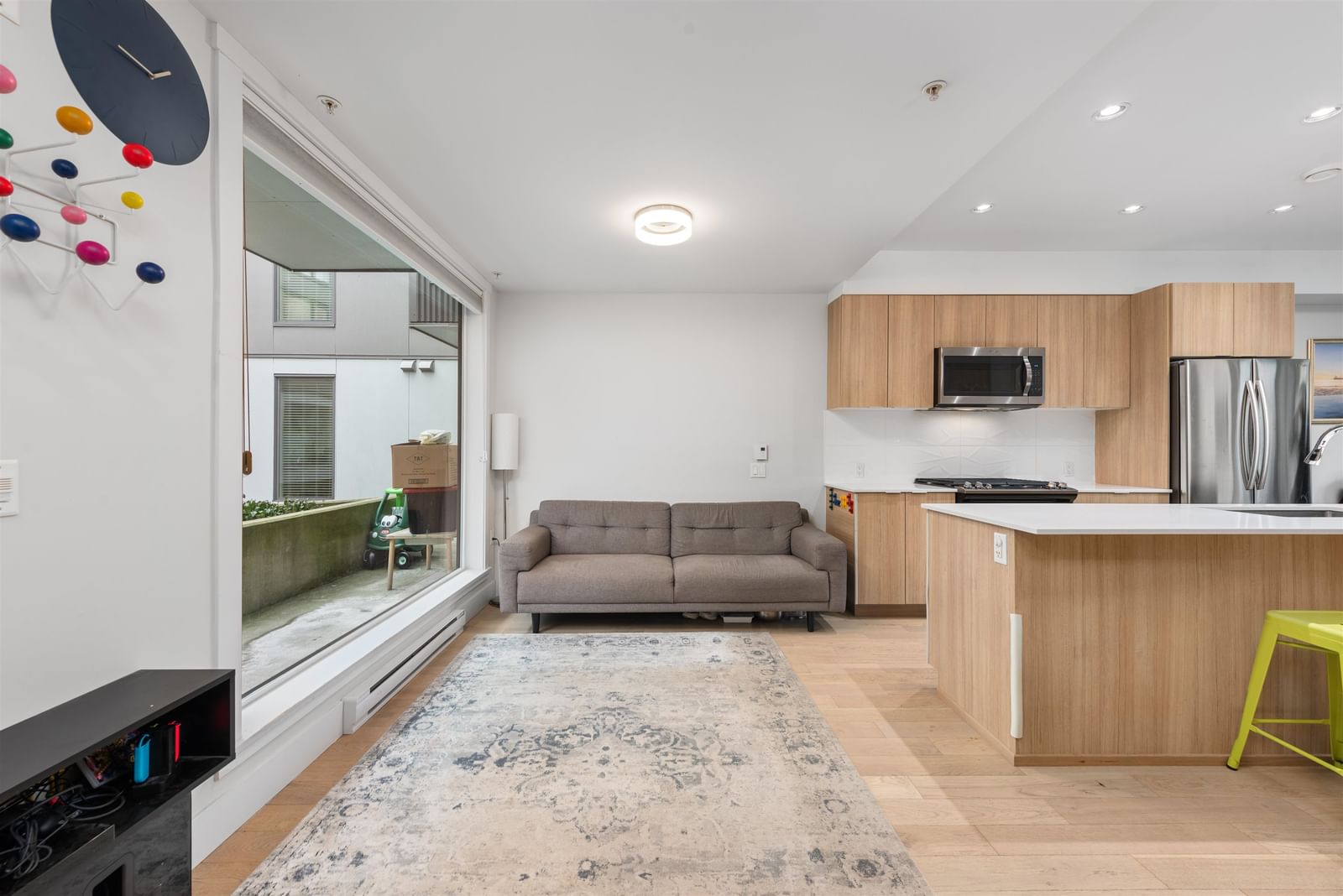 Listing Image 10