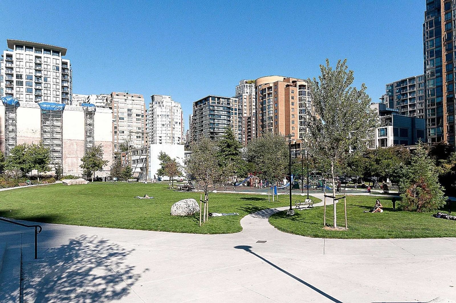 Listing Image 18