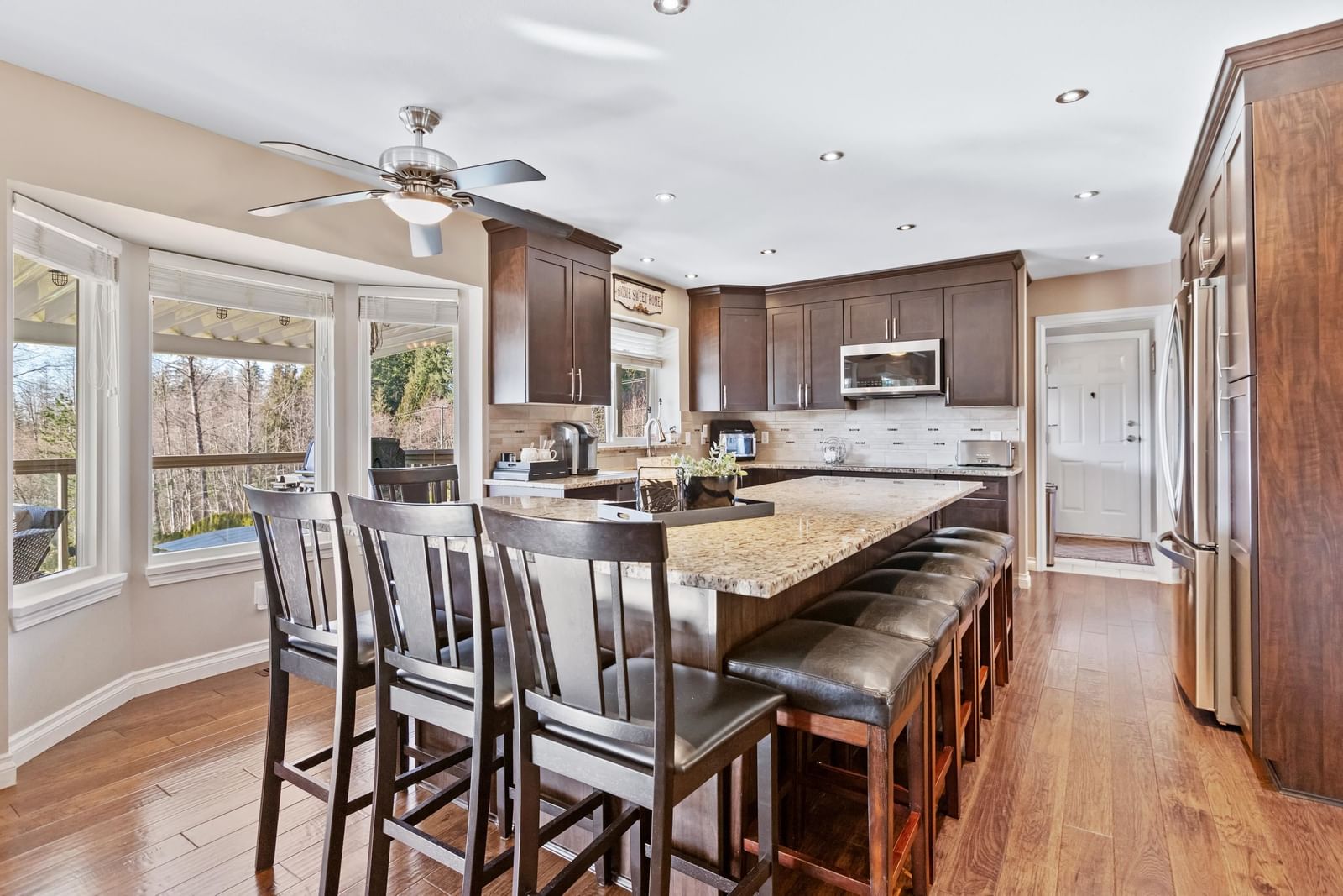 Listing Image 12