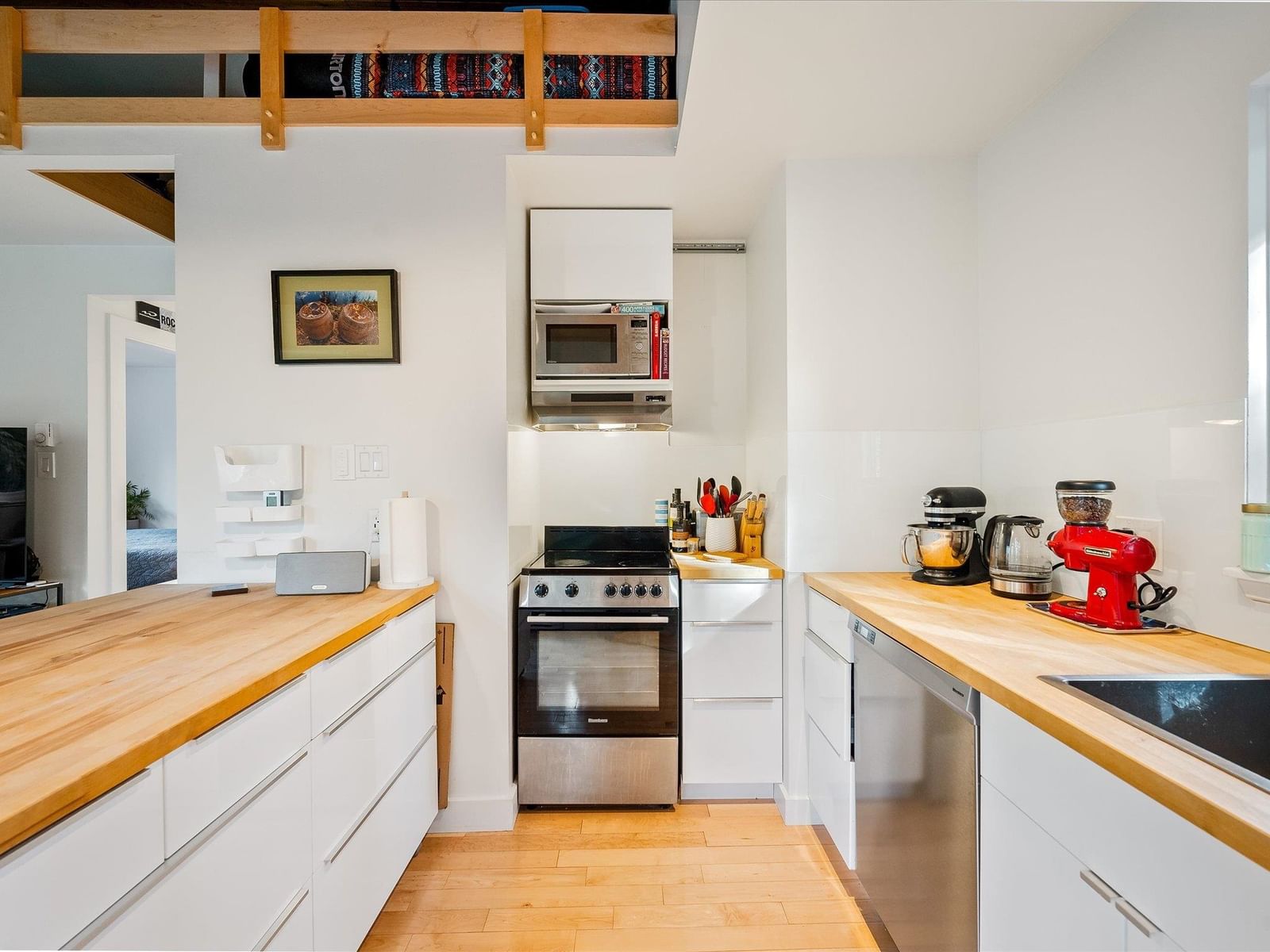Listing Image 10