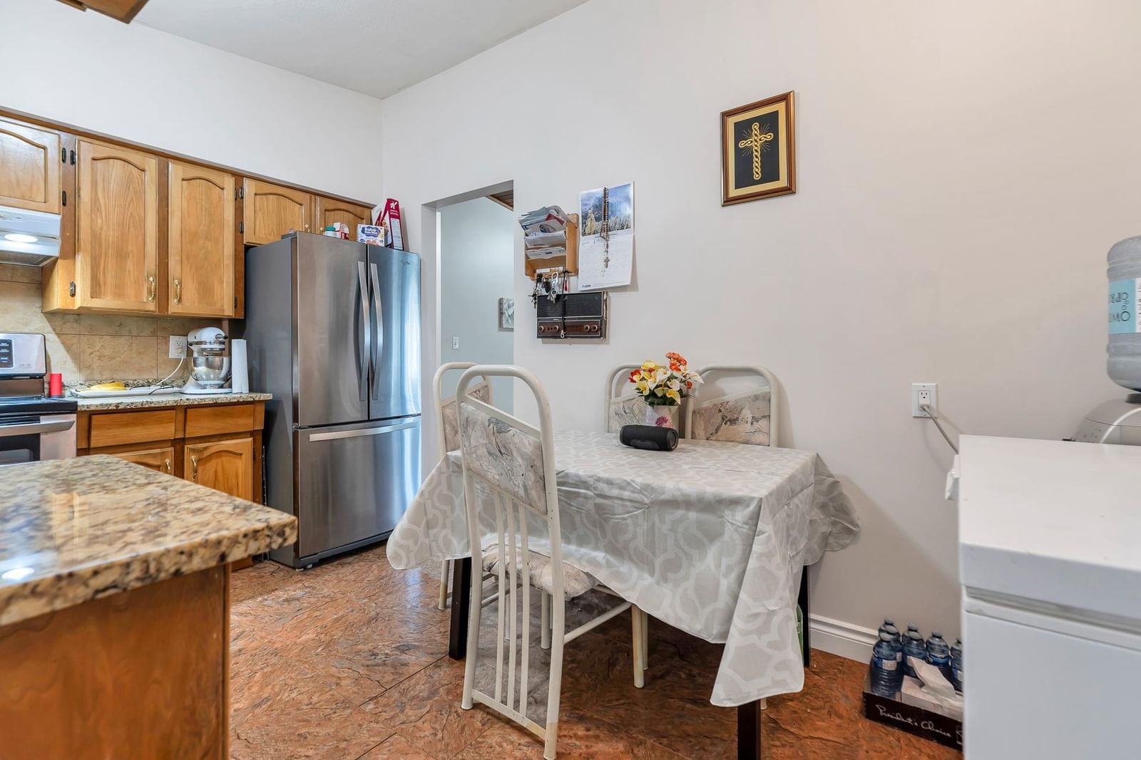 Listing Image 11