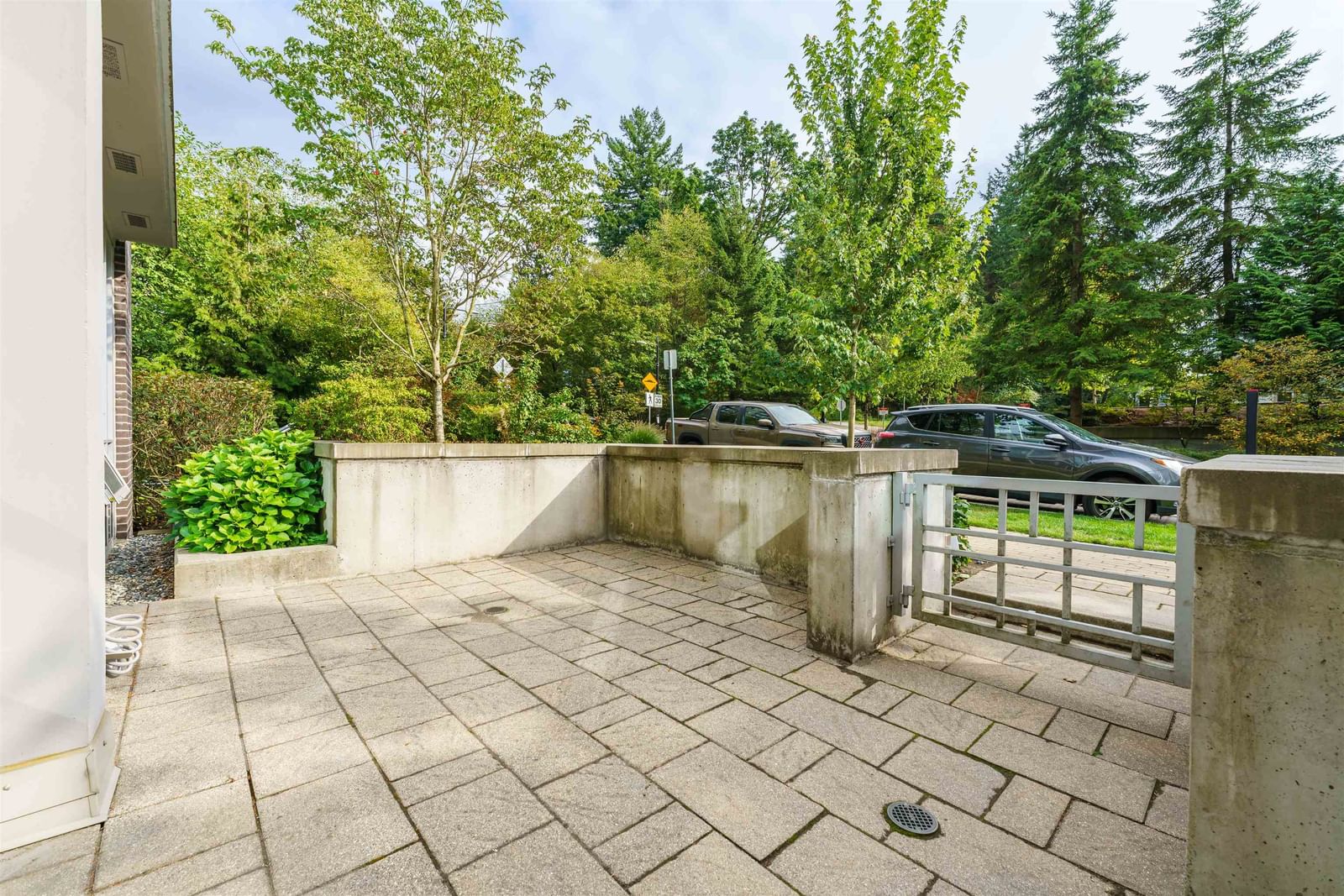 Listing Image 17