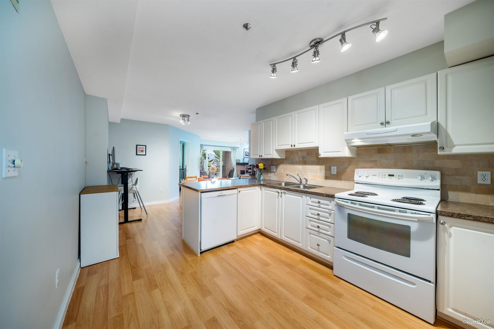 Listing Image 13