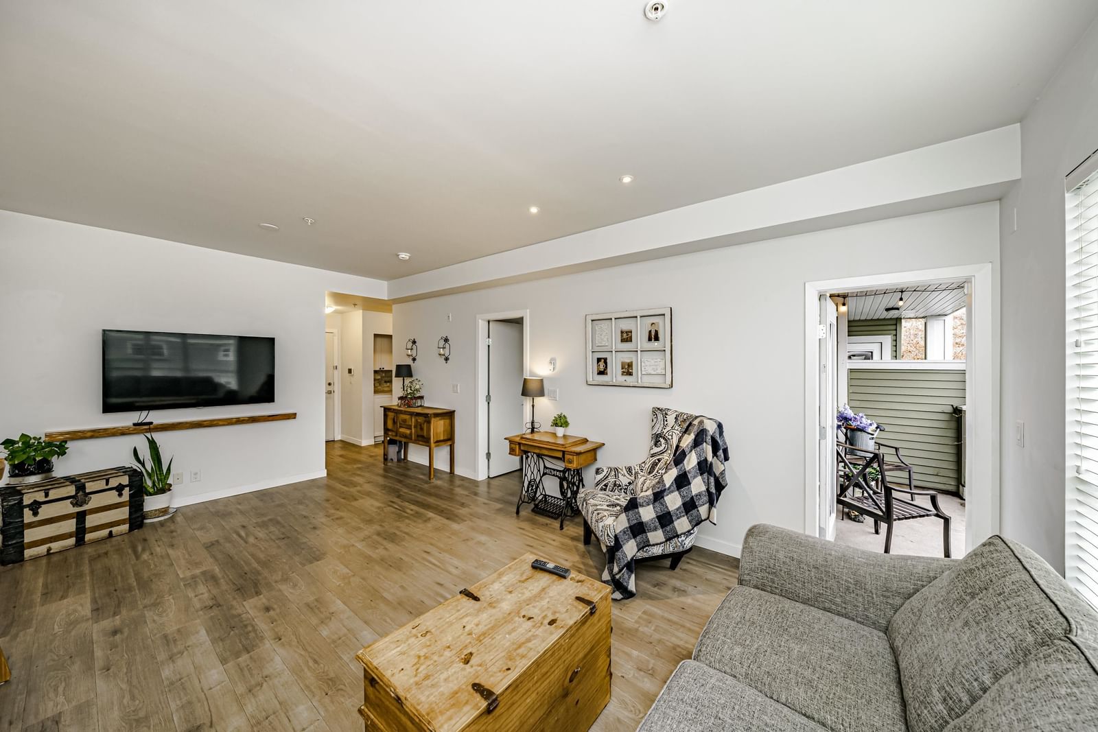Listing Image 9