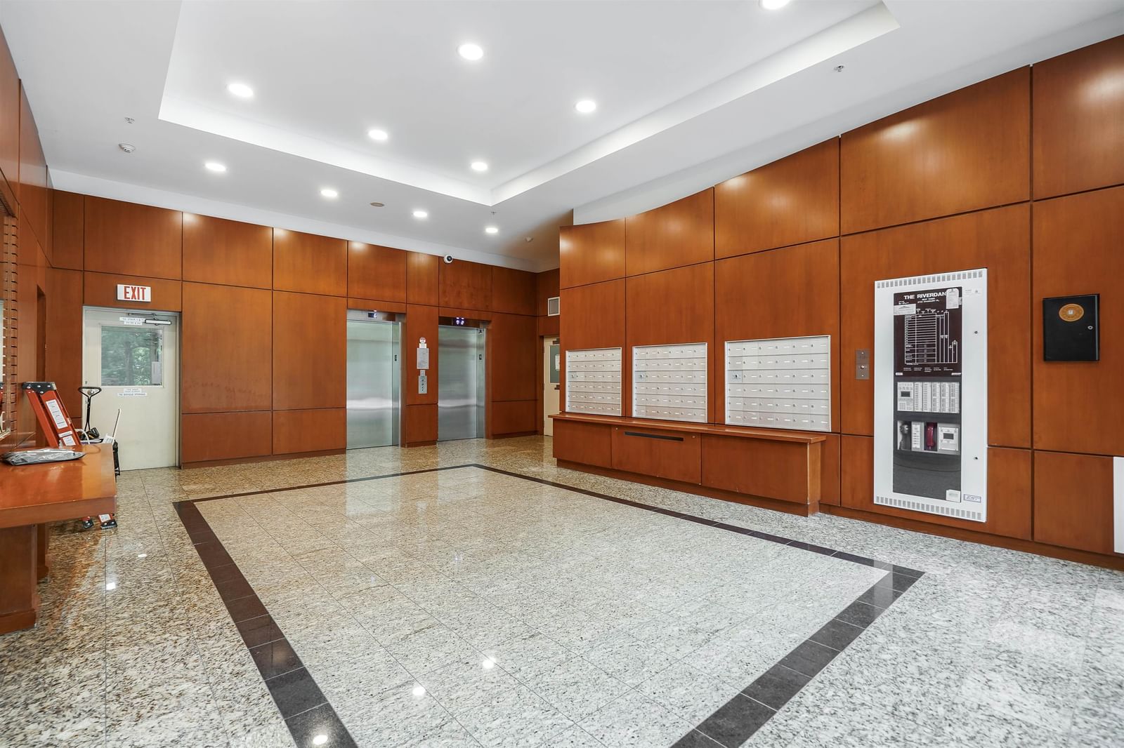 Listing Image 10