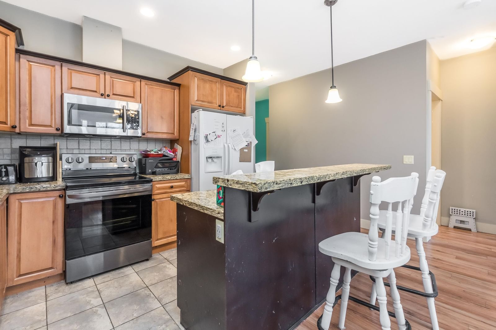 Listing Image 11