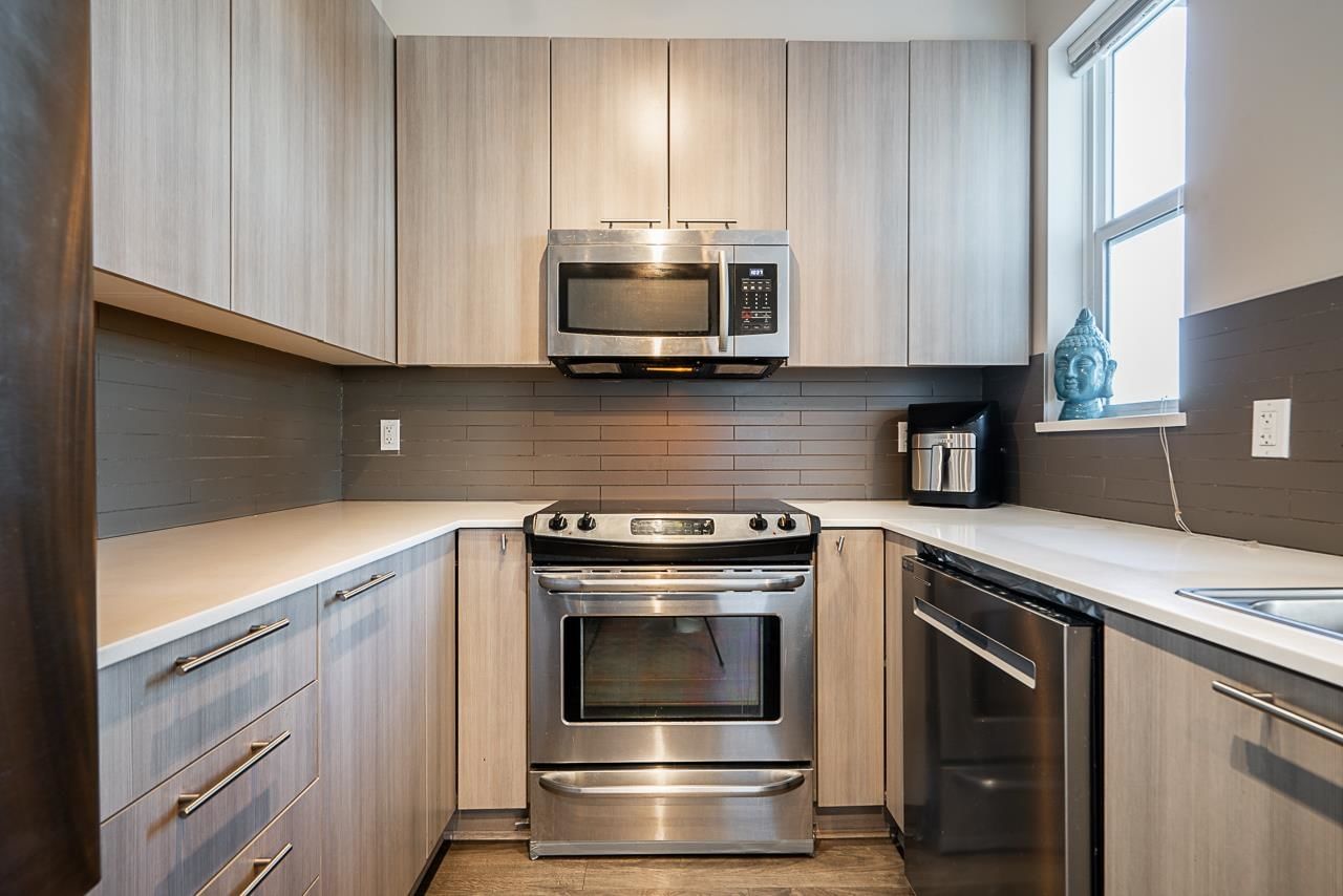 Listing Image 16
