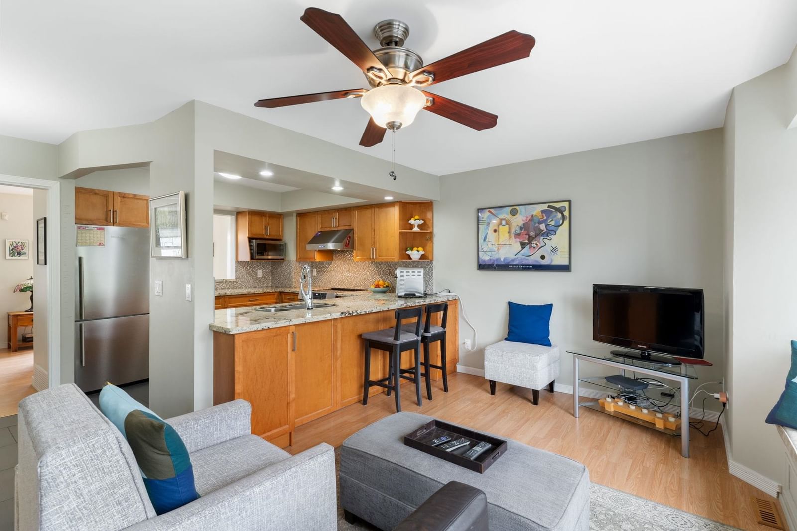 Listing Image 10