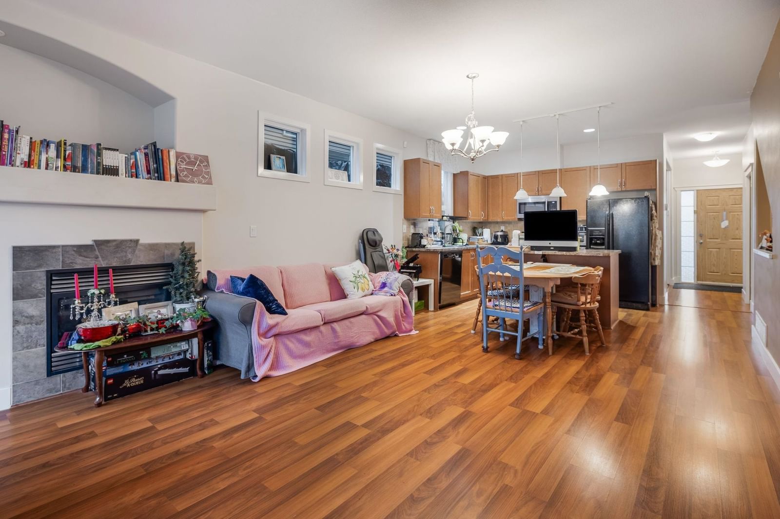 Listing Image 10