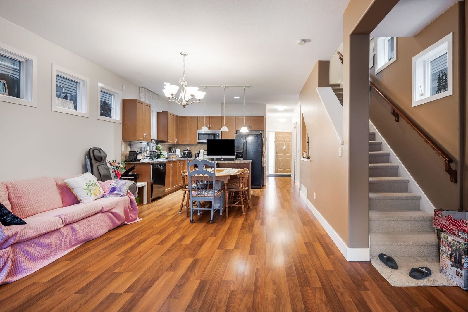 Listing Image 11