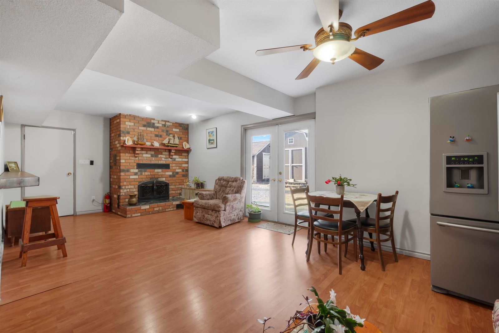 Listing Image 23