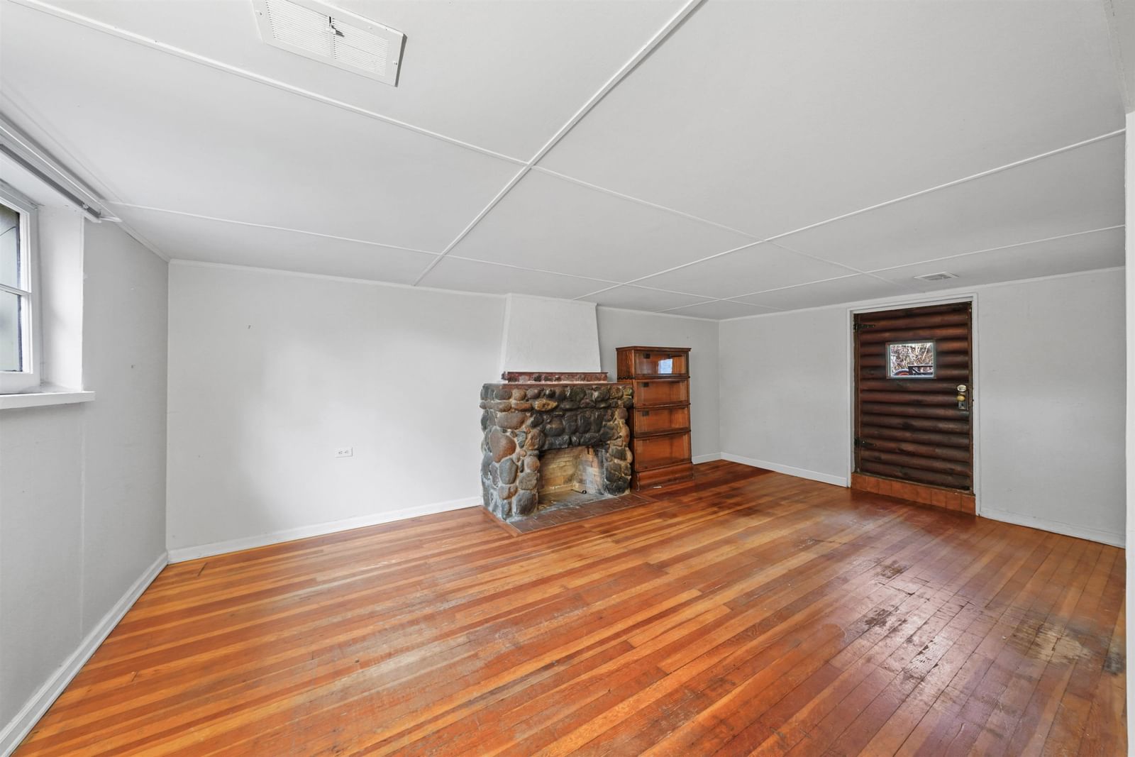 Listing Image 24