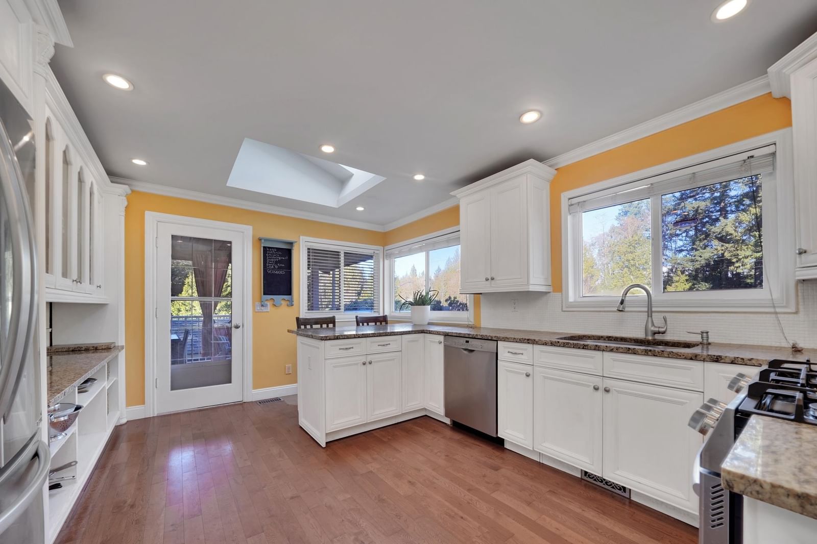 Listing Image 13