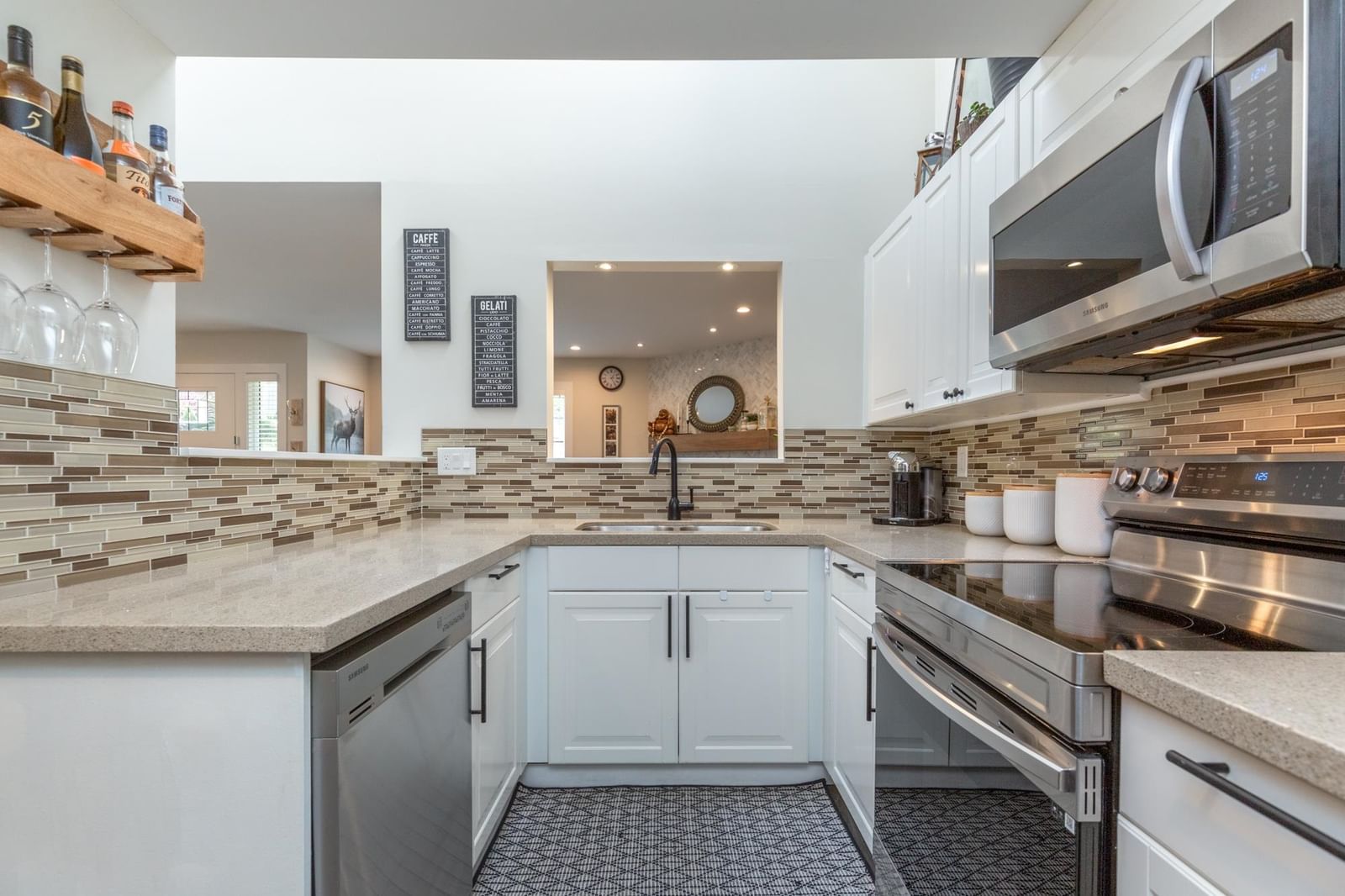 Listing Image 16