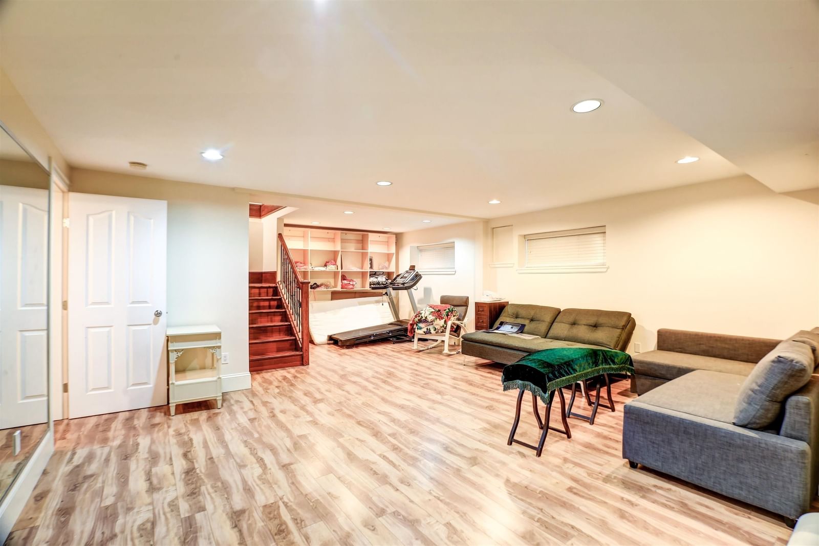 Listing Image 20