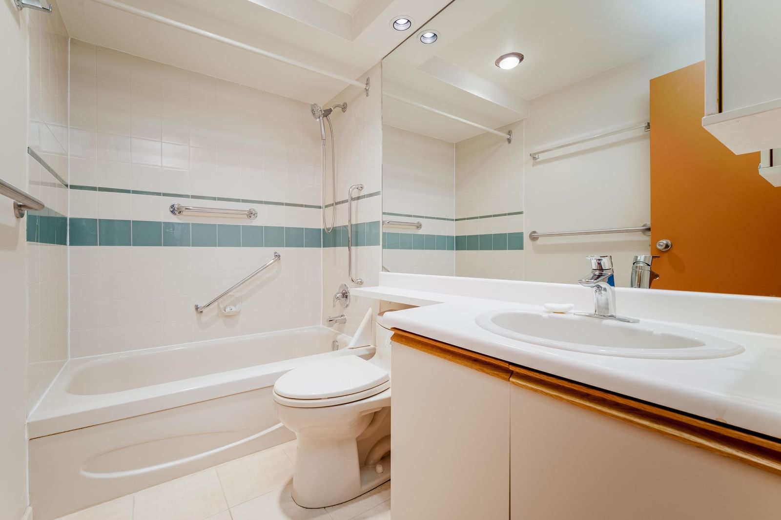 Listing Image 13
