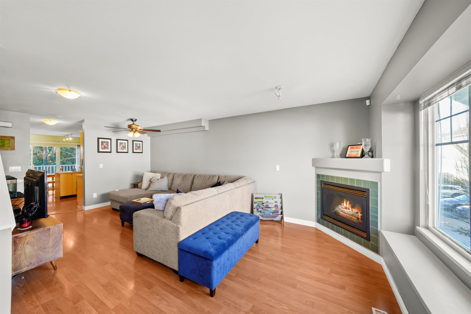 Listing Image 12
