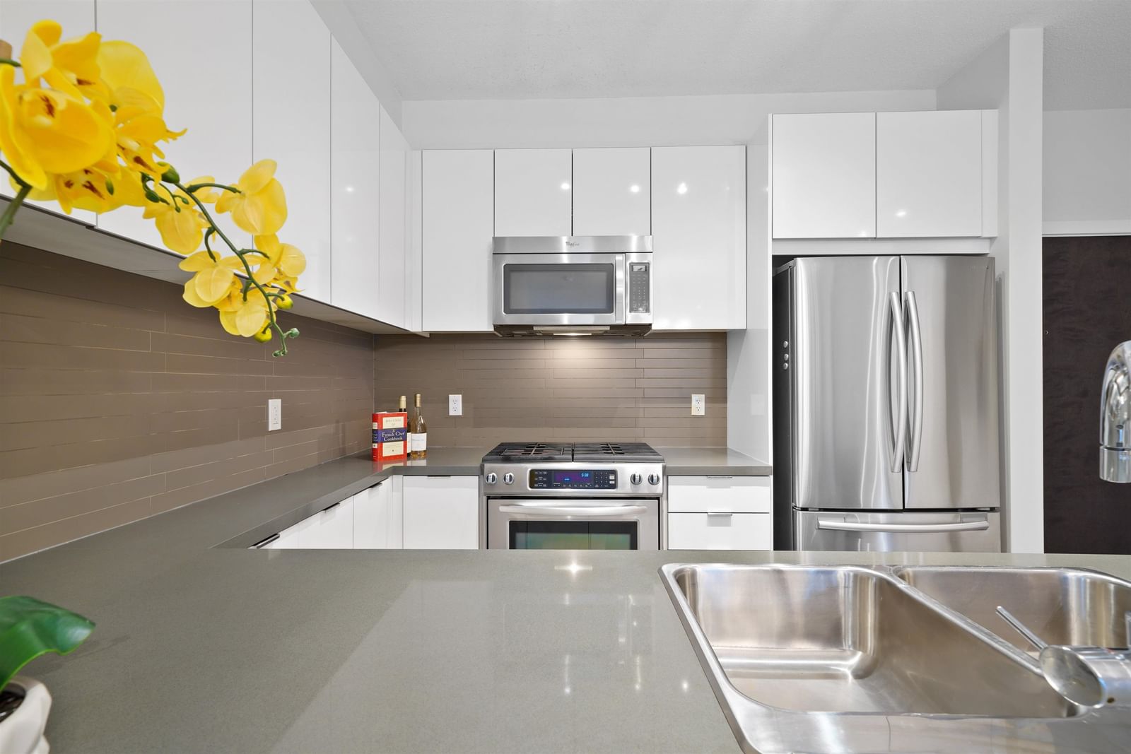 Listing Image 19