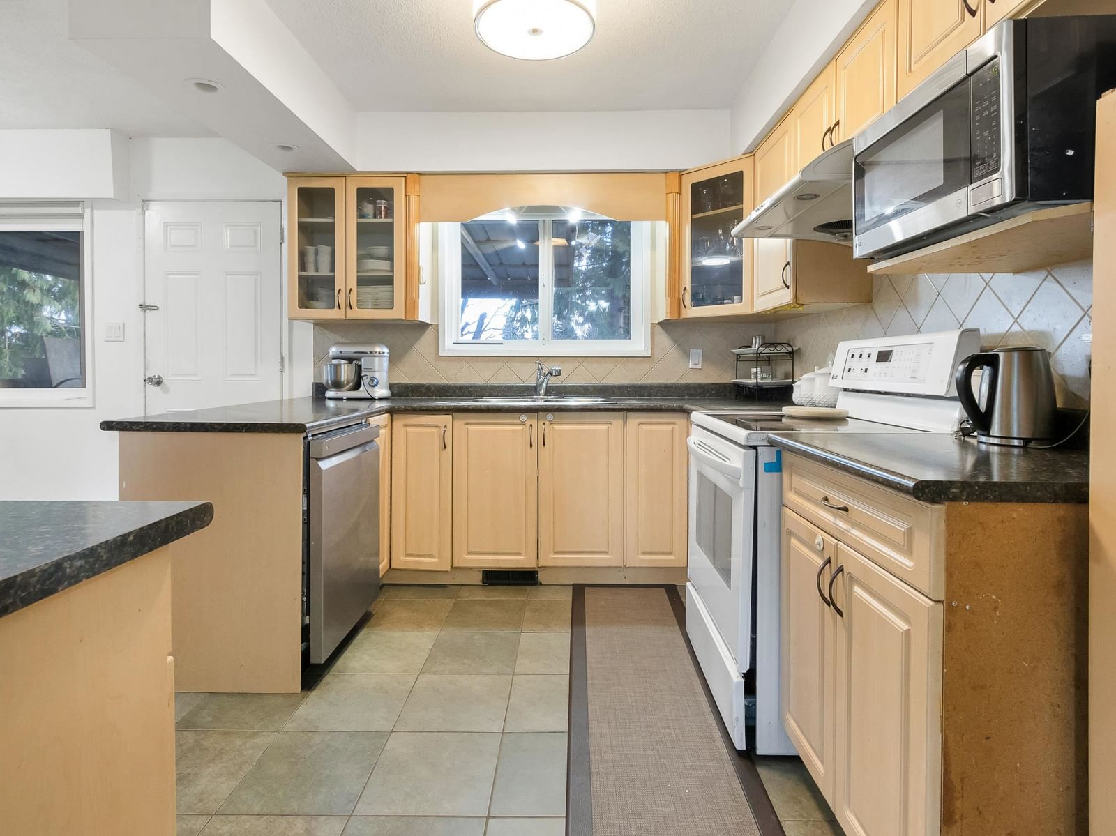 Listing Image 11