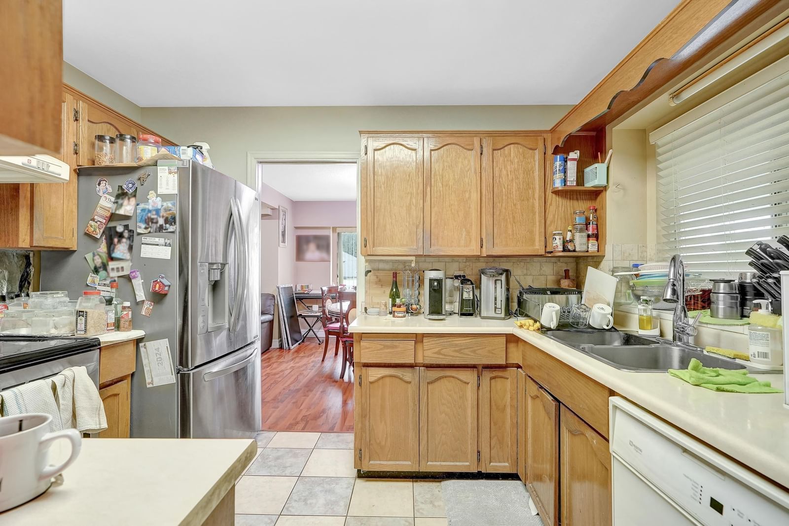 Listing Image 11