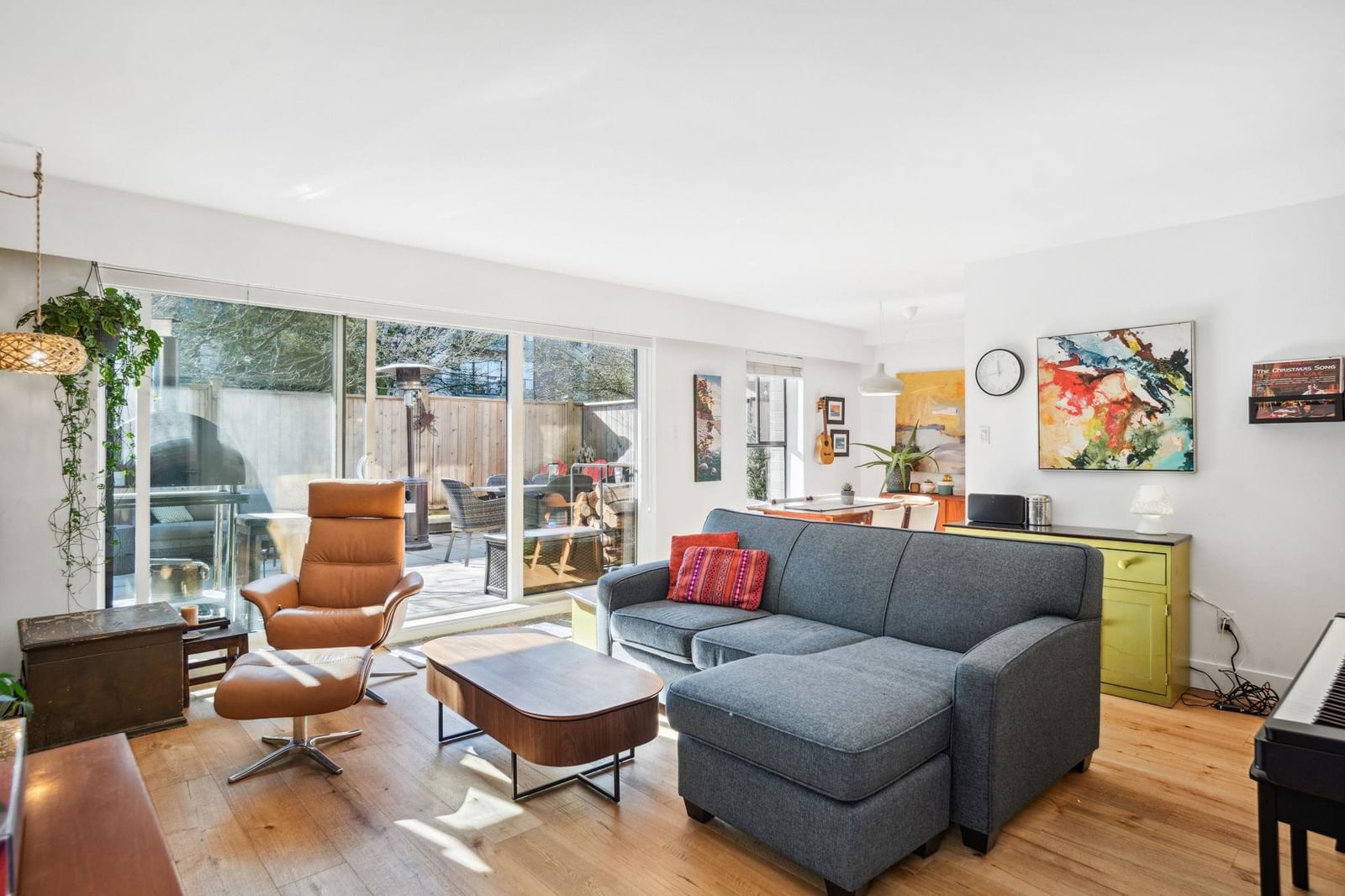 Listing Image 15