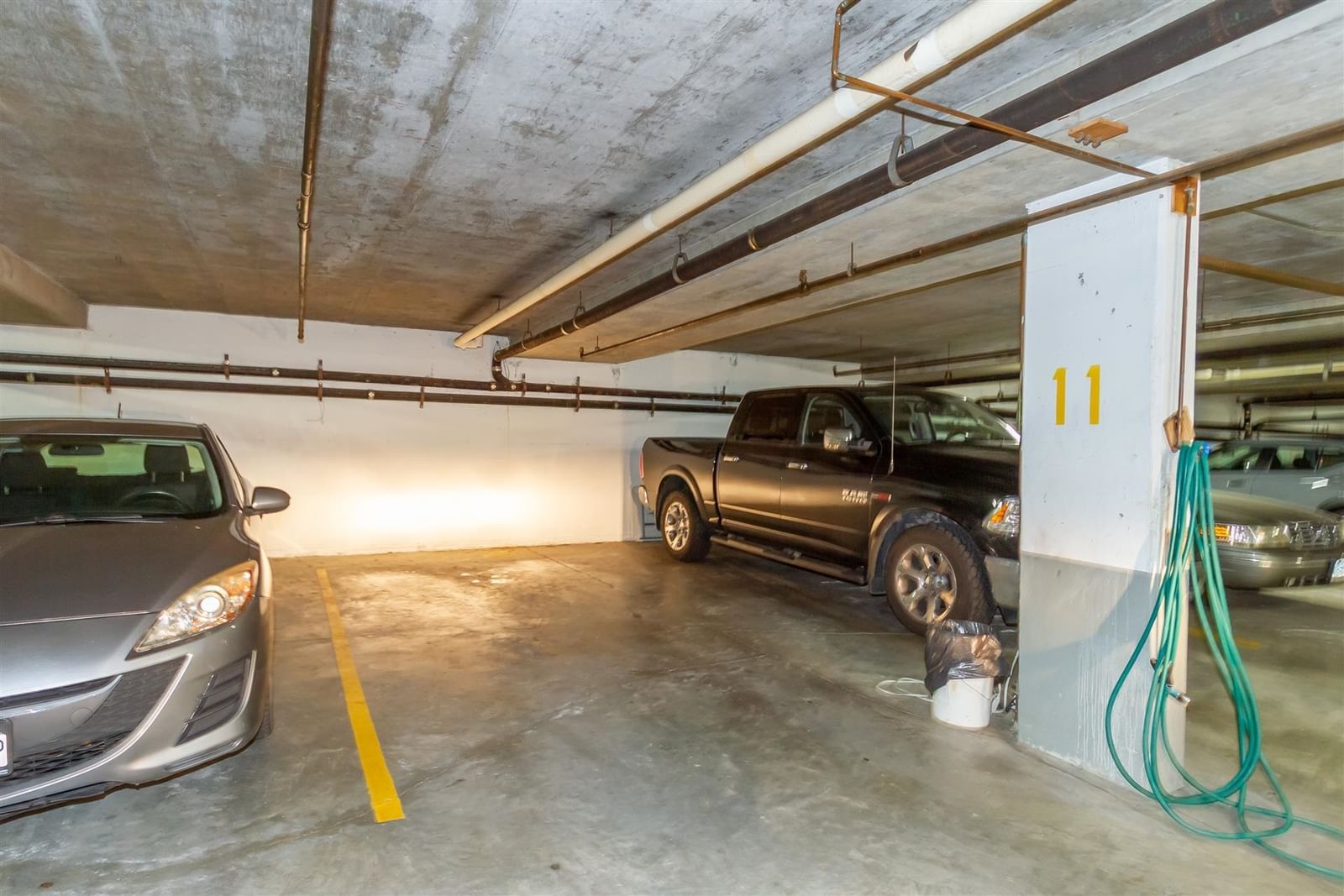 Listing Image 12