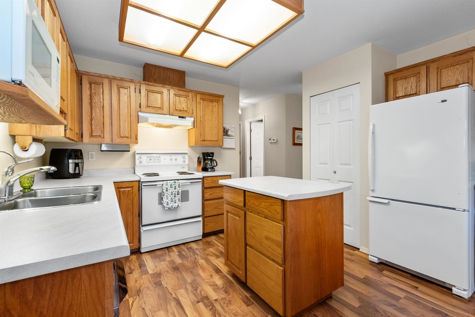 Listing Image 11