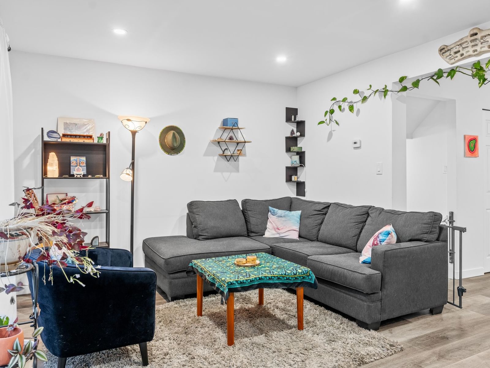 Listing Image 14