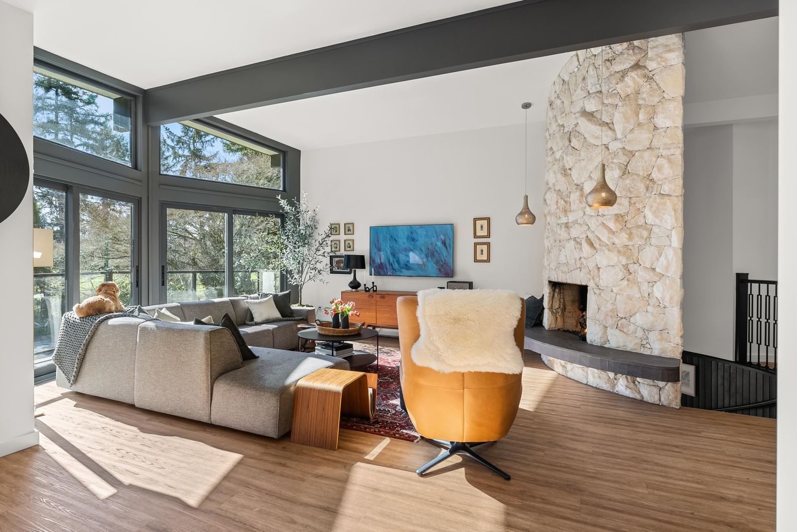 Listing Image 11