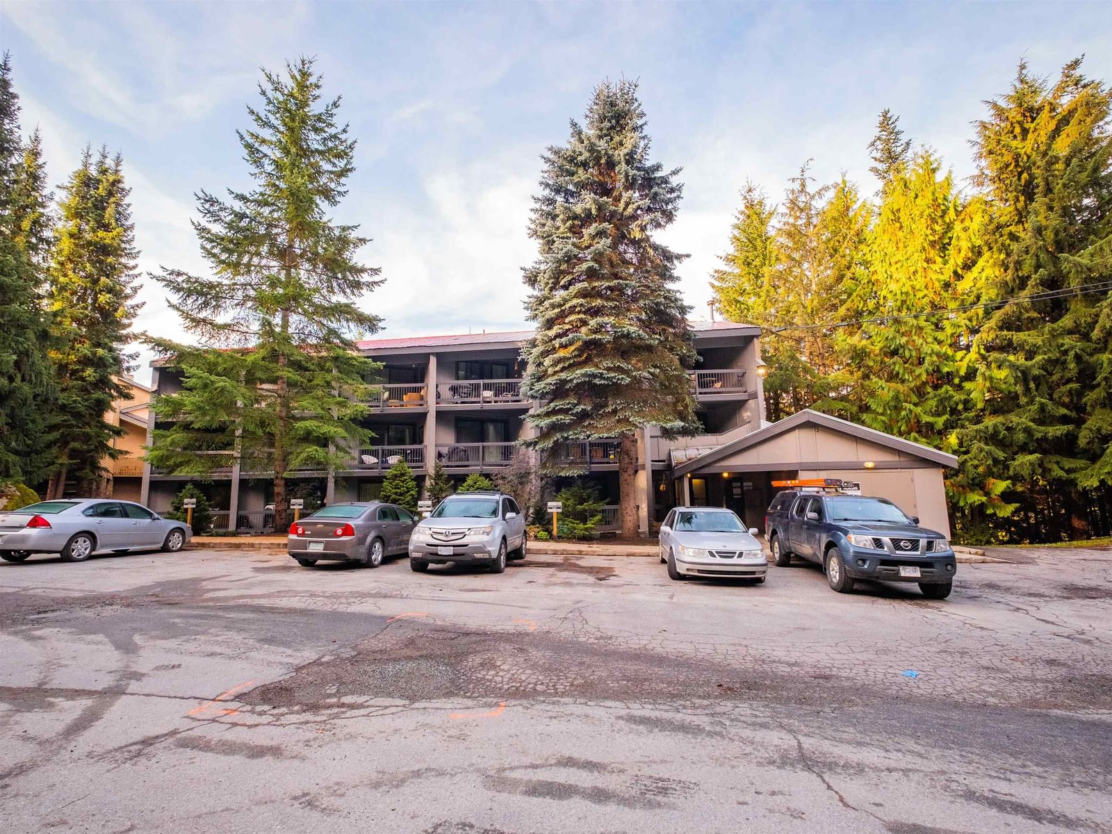 Listing Image 12
