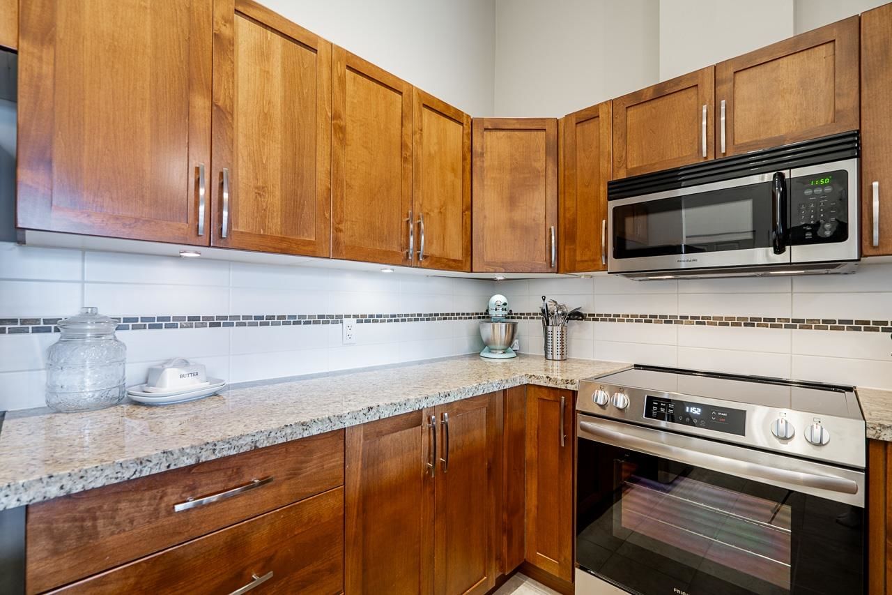 Listing Image 8
