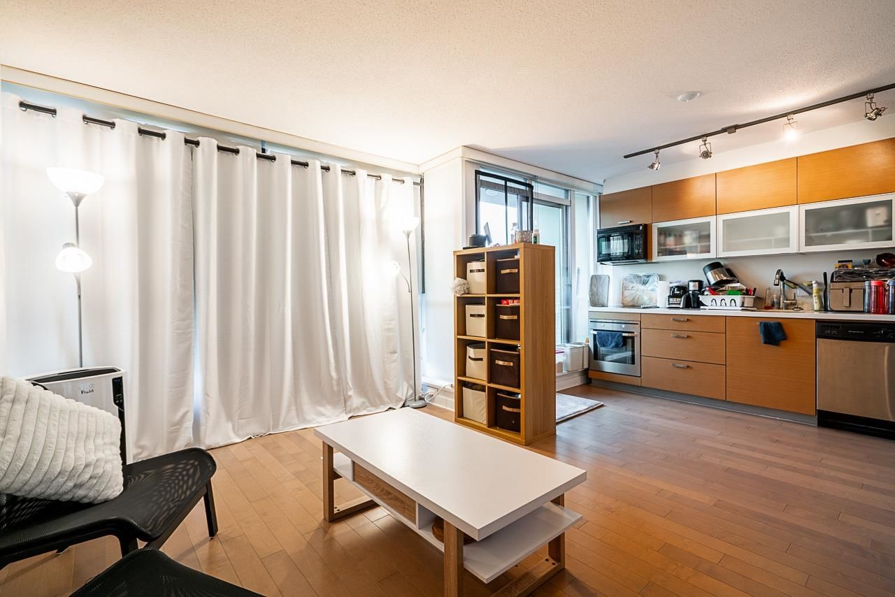 Listing Image 11