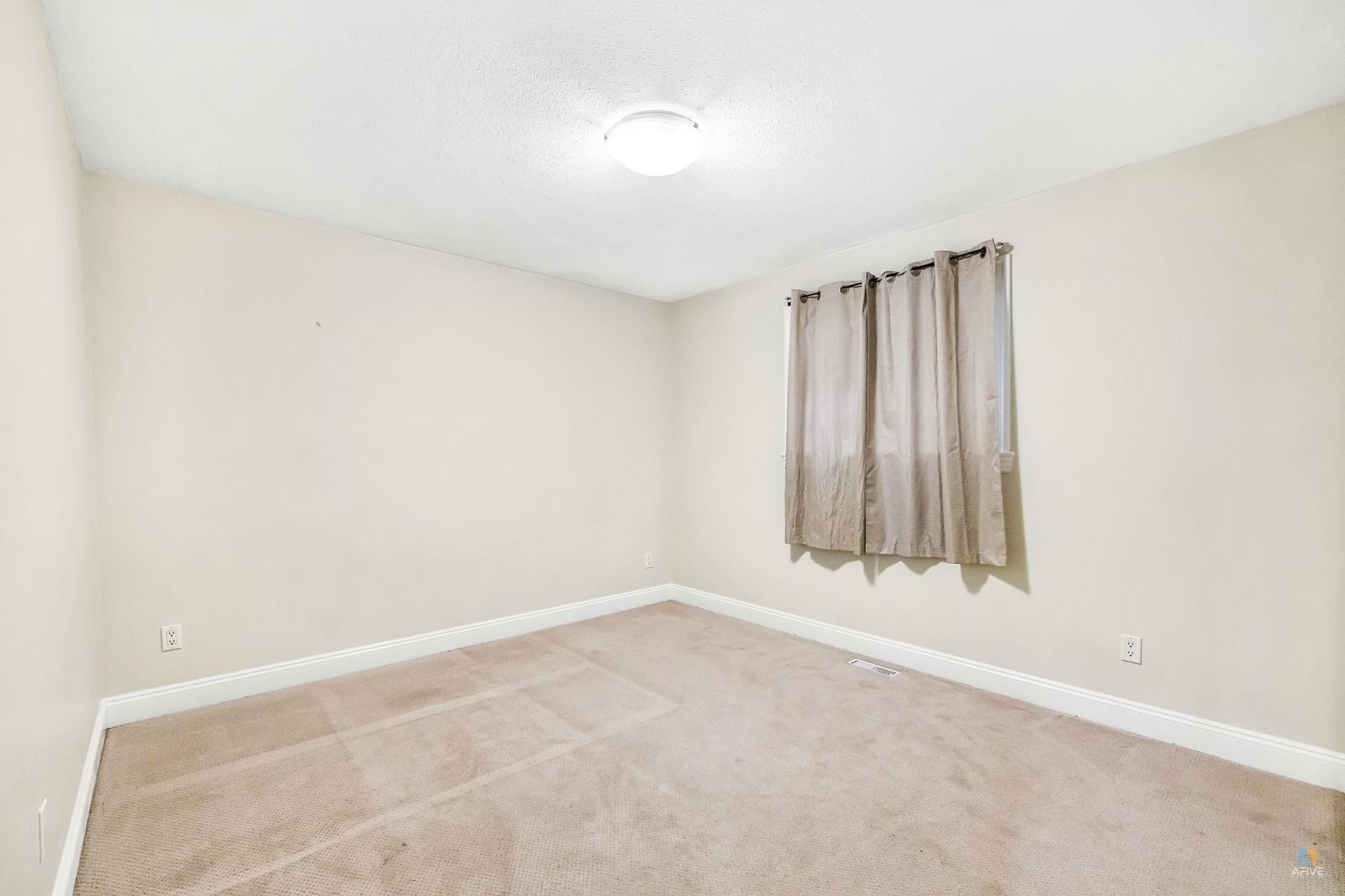 Listing Image 30