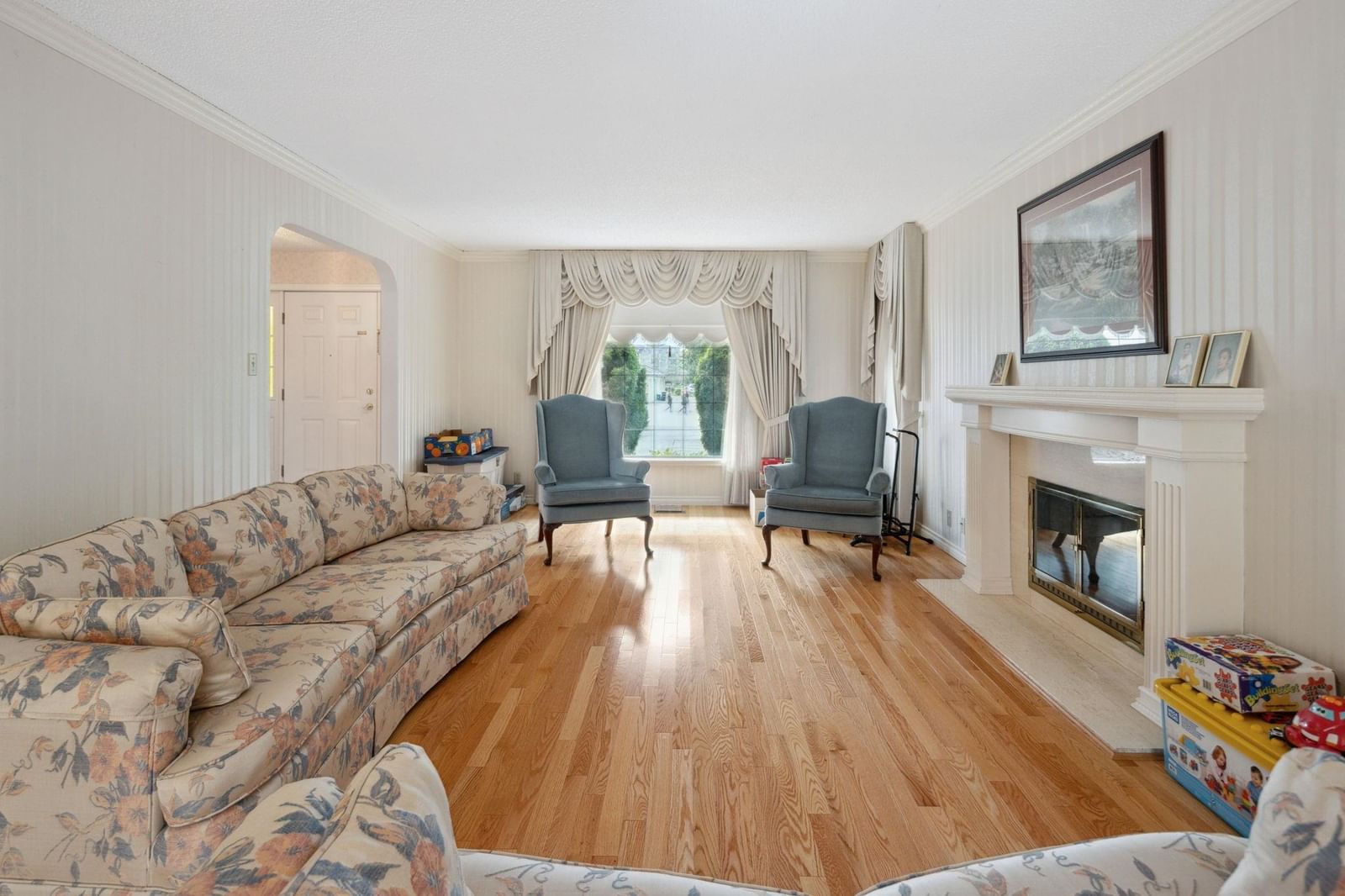Listing Image 9
