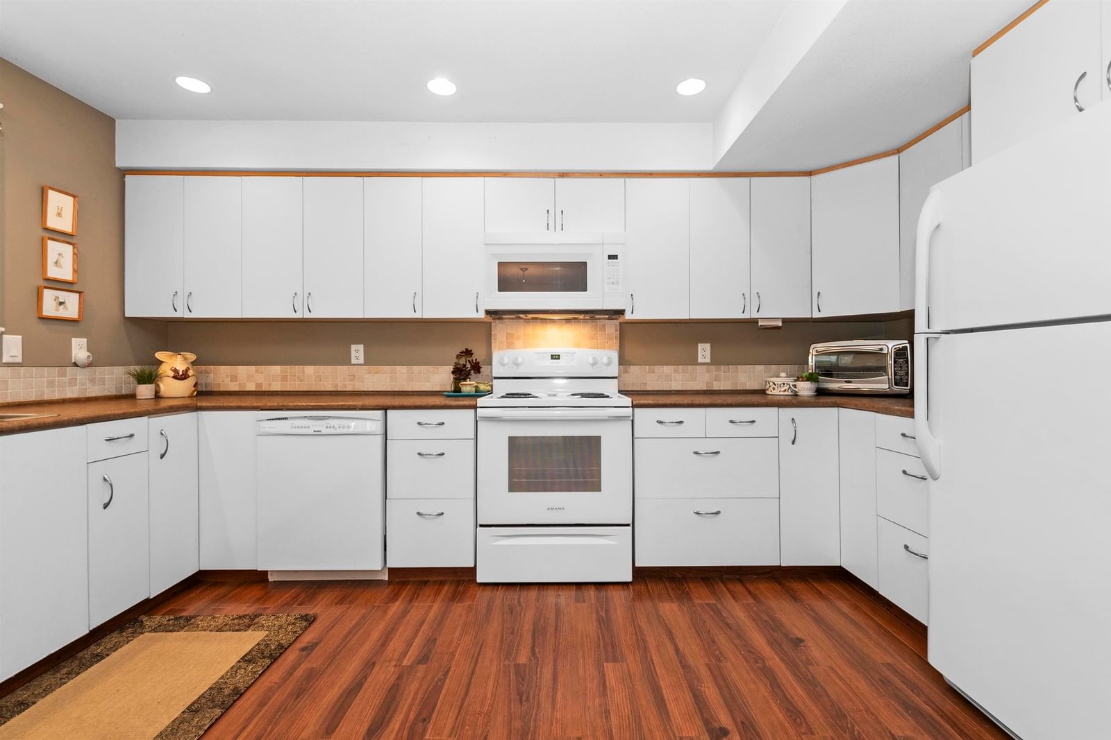 Listing Image 21