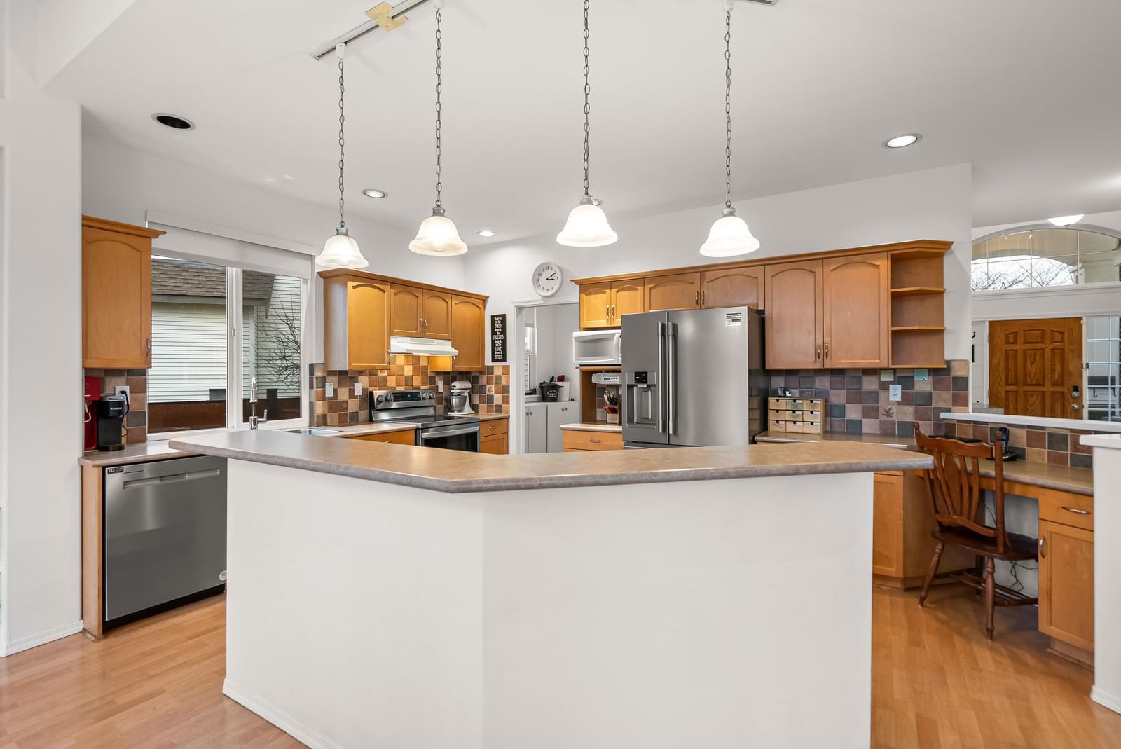 Listing Image 11