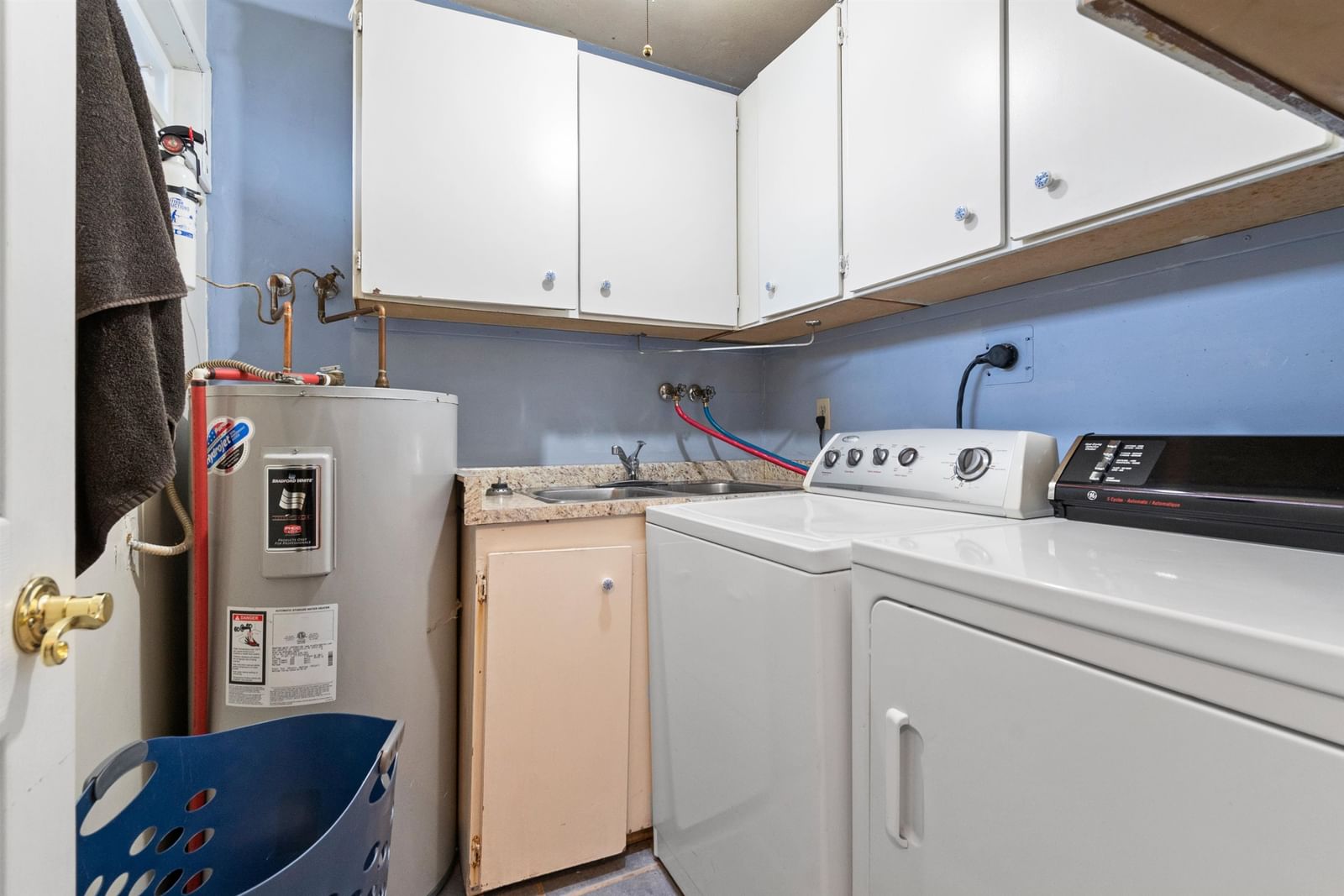 Listing Image 12