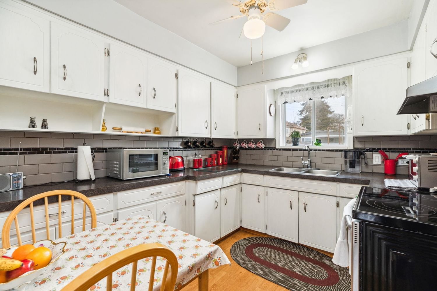 Listing Image 10