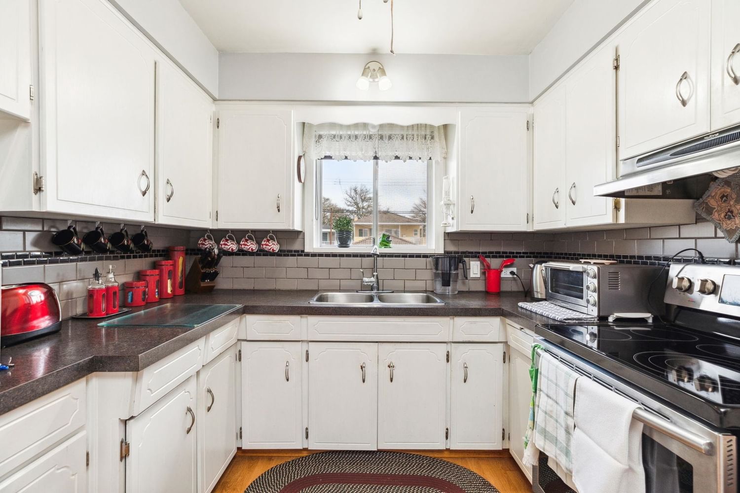 Listing Image 11