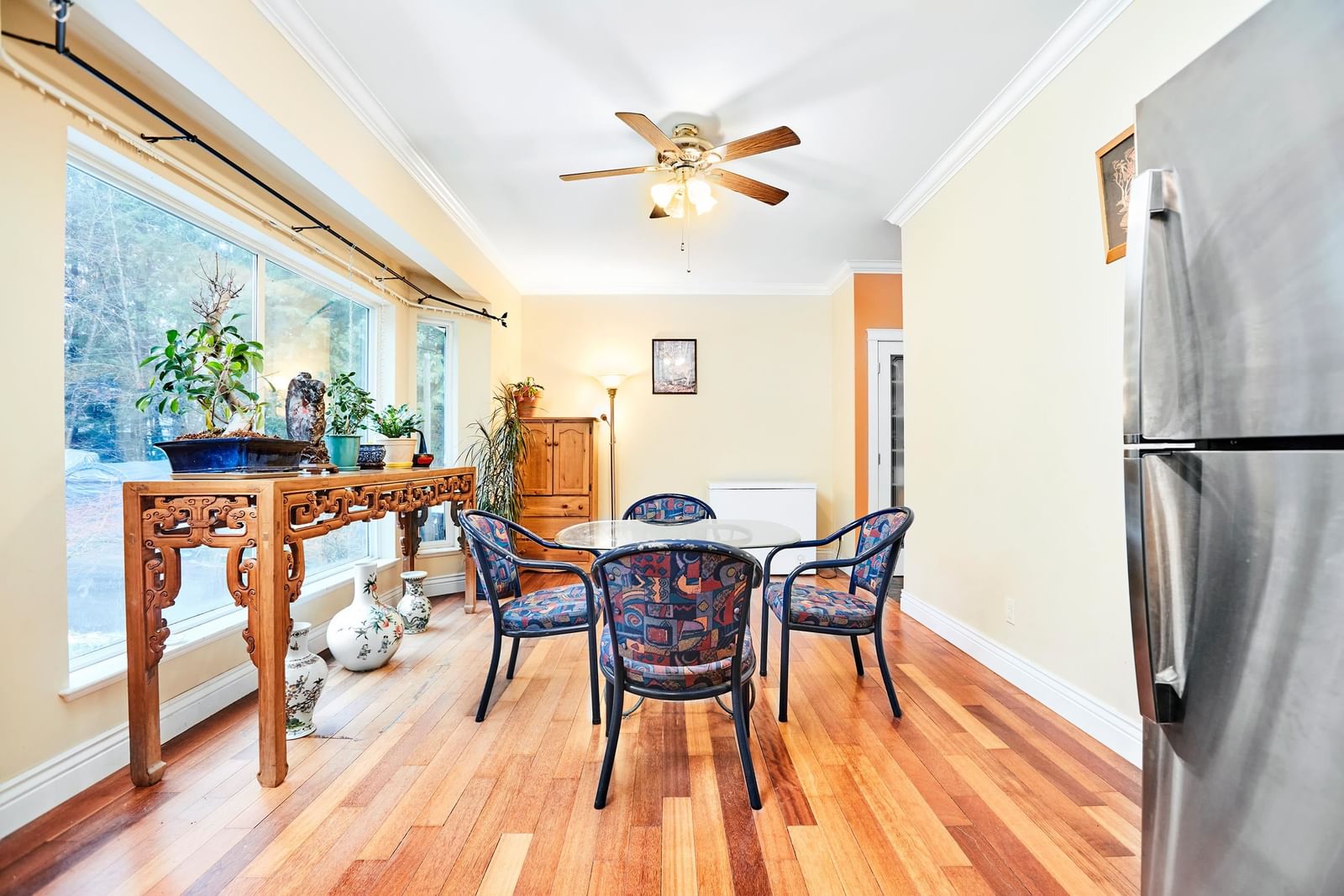 Listing Image 8