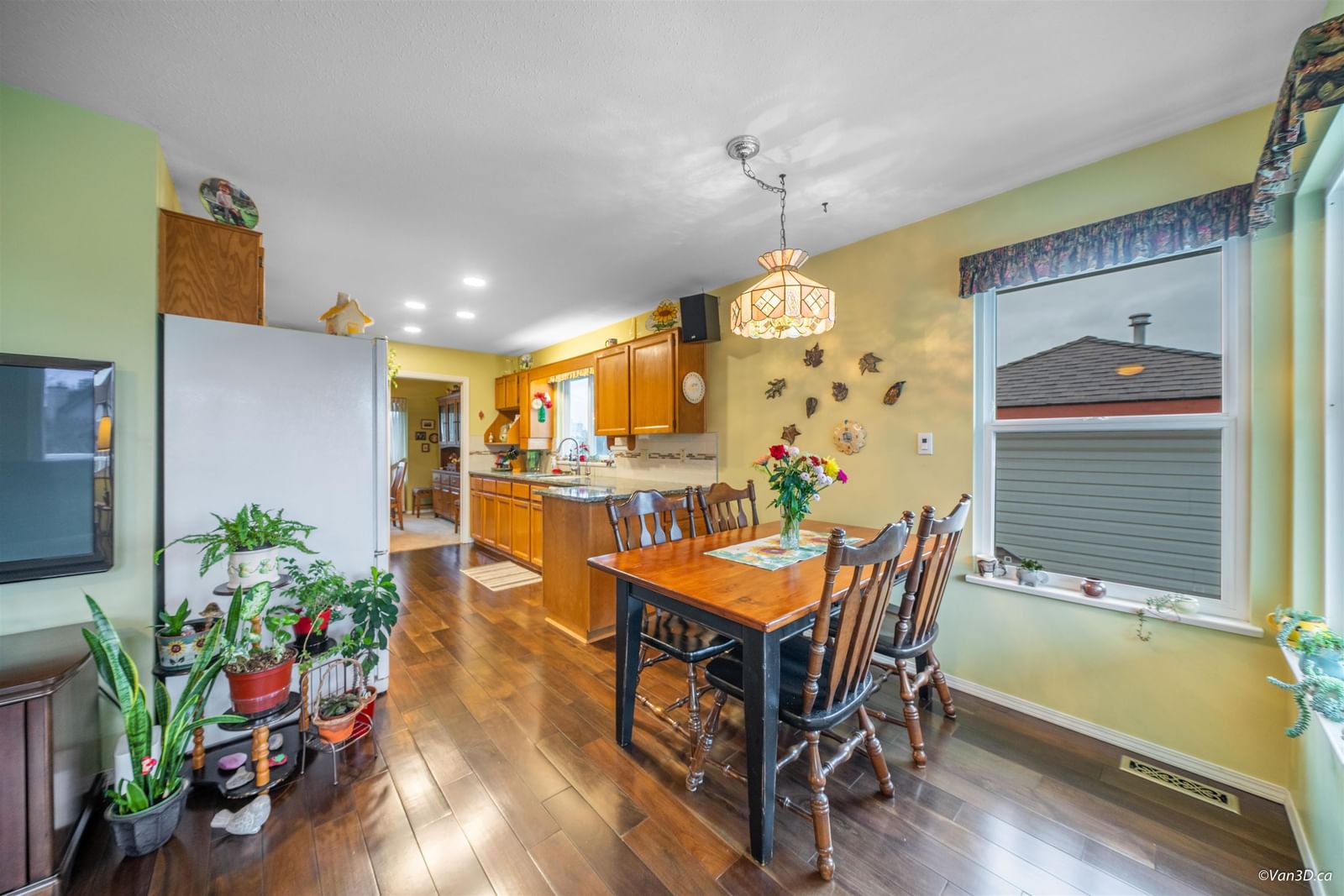 Listing Image 11