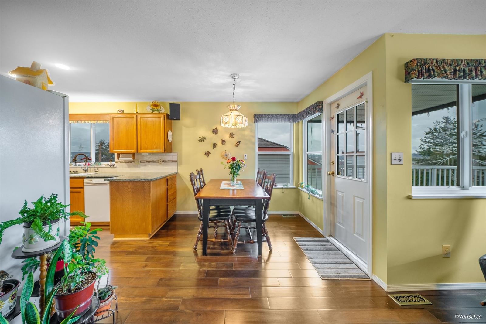 Listing Image 12