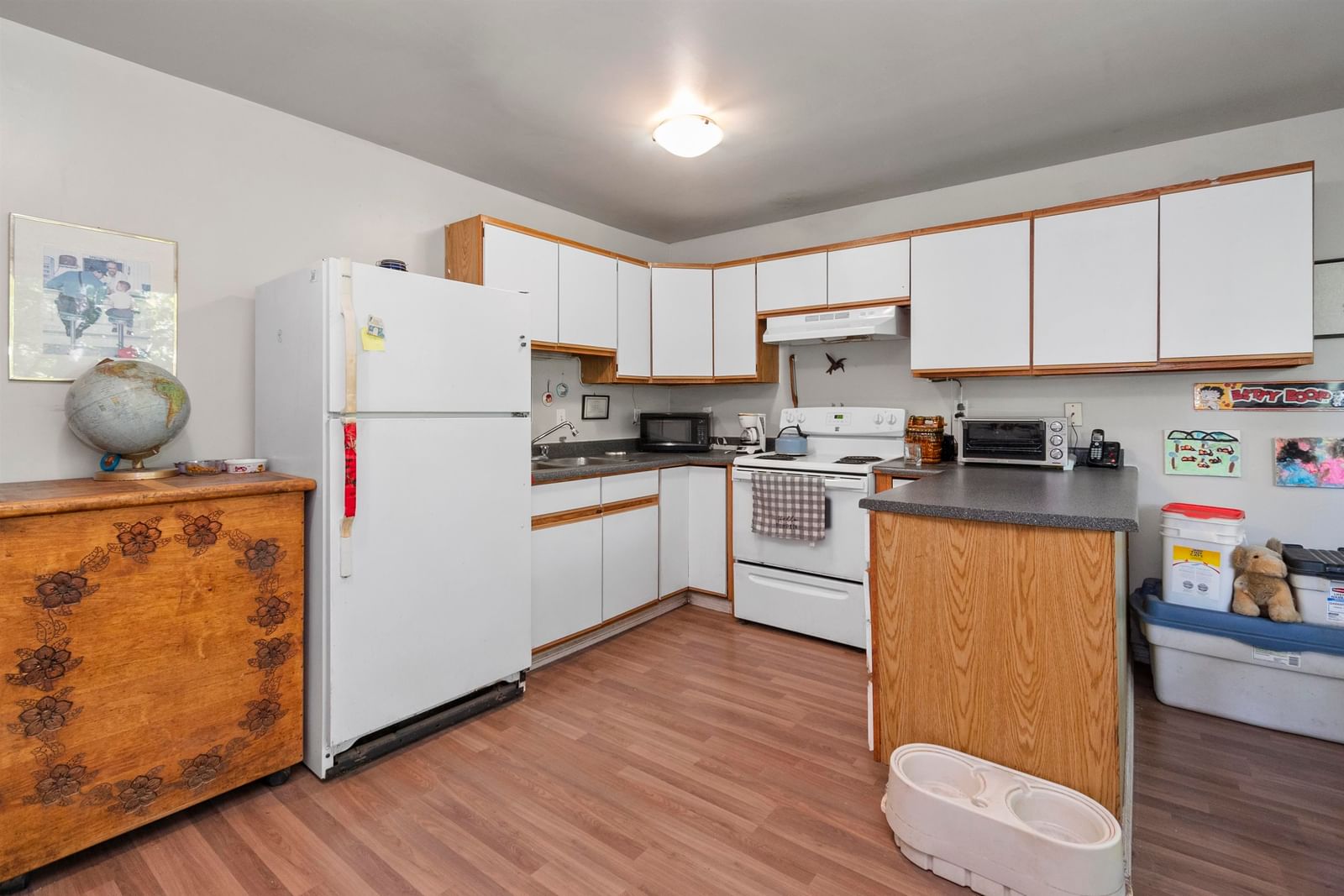 Listing Image 11
