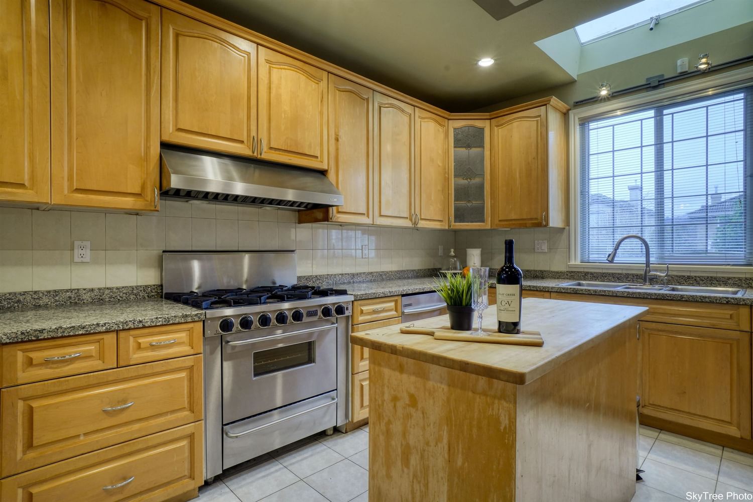 Listing Image 11