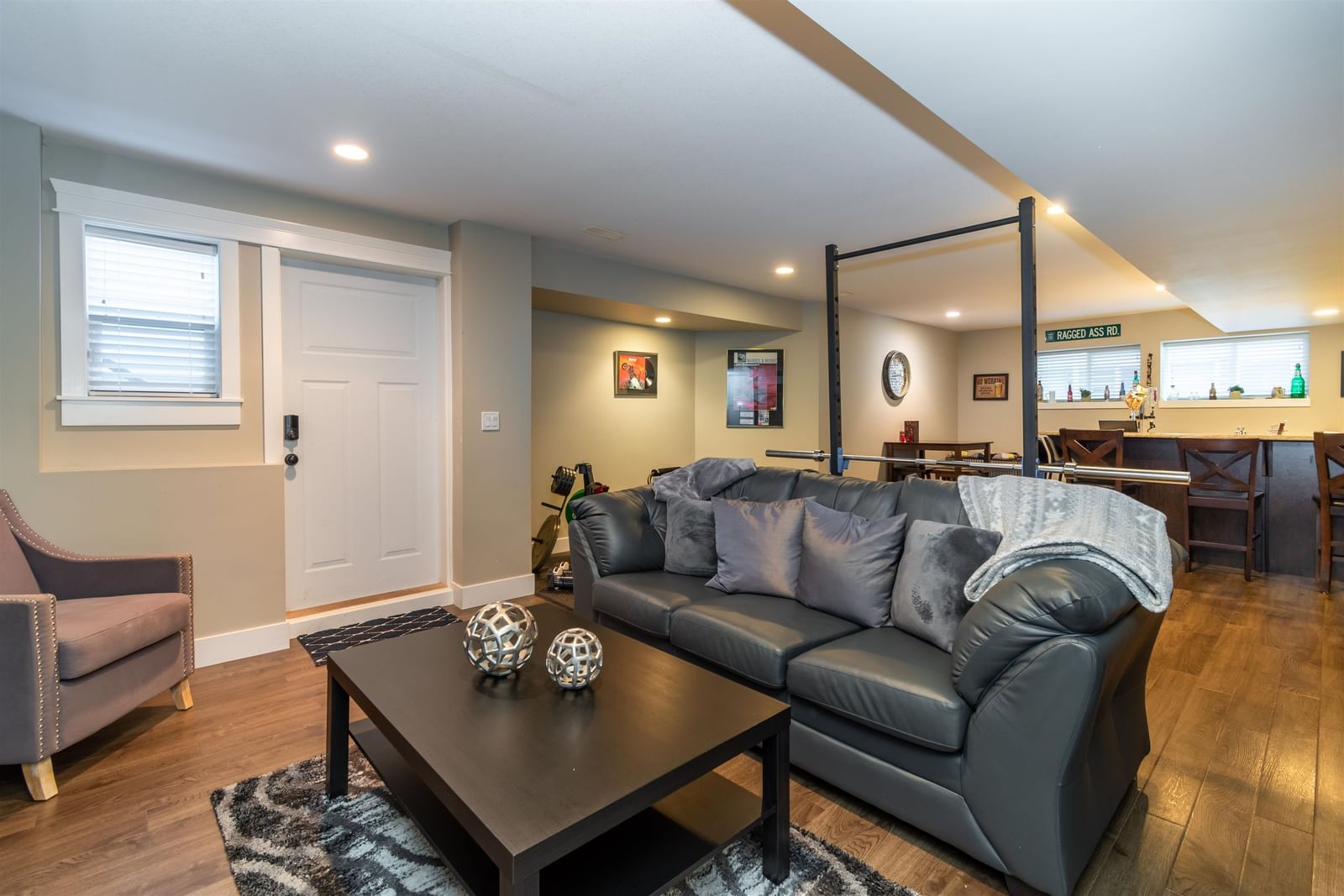 Listing Image 15